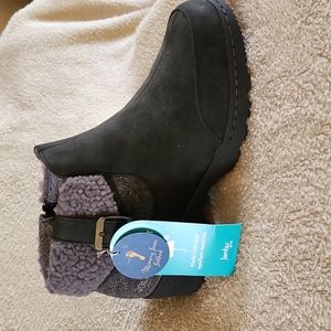 JBU "Haven" booties size 8